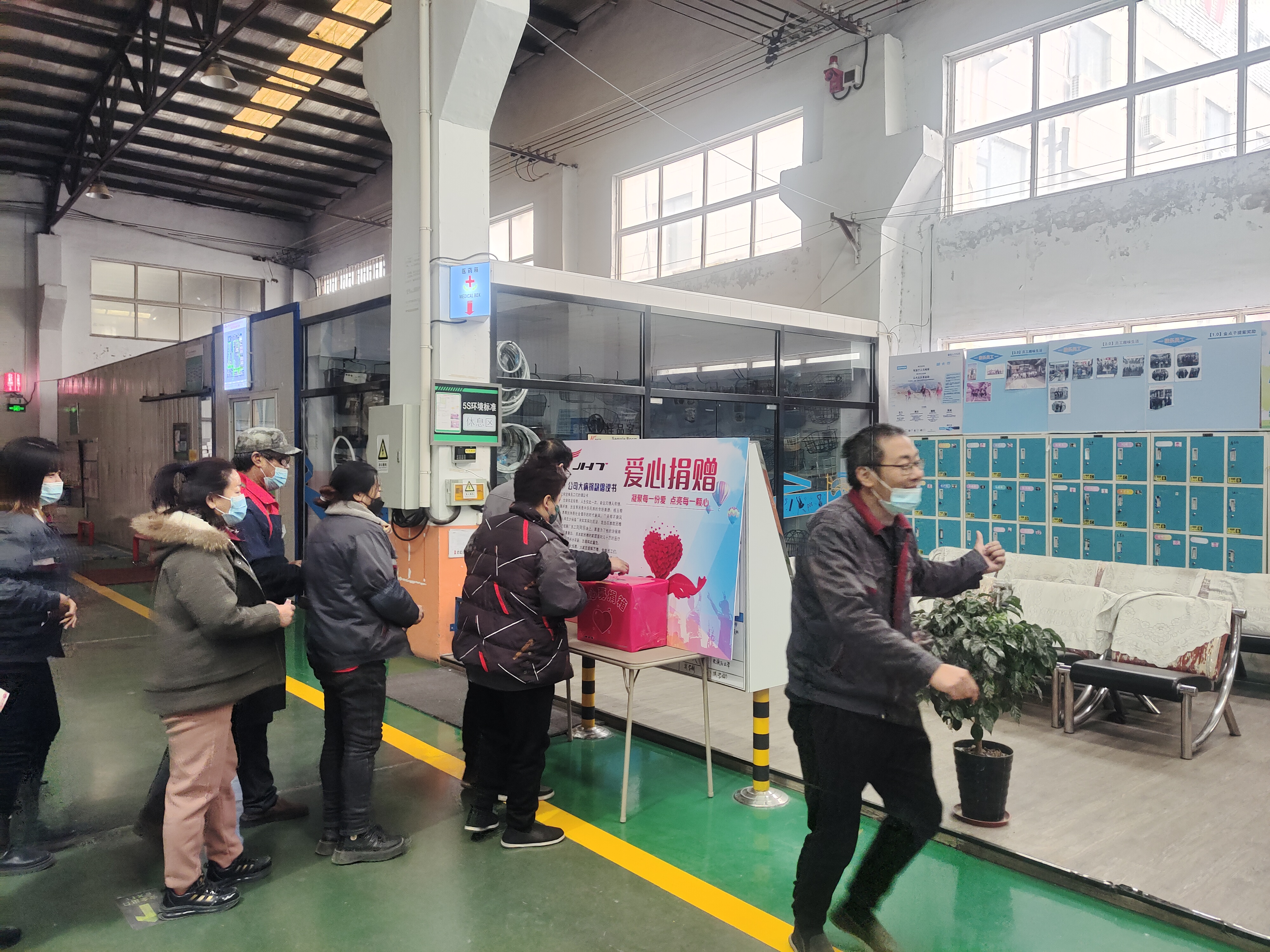 f512d6ea-333e-40c0-9169-3c1dd10584bb.jpg